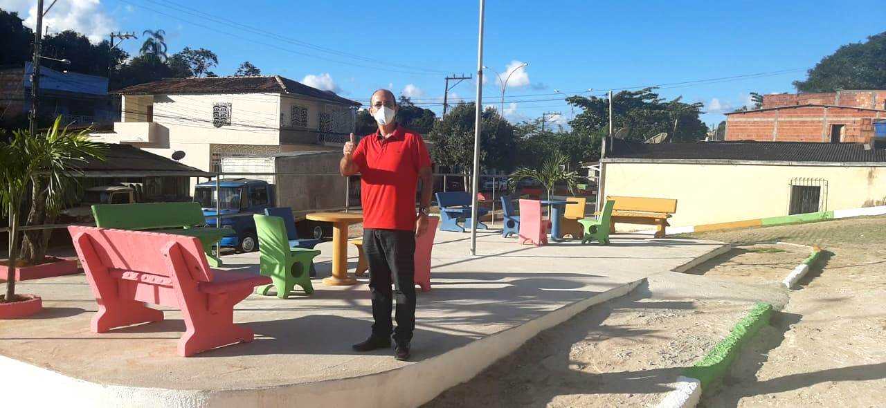 Camacã: Nova praça construída em Leoventura chama atenção dos moradores
